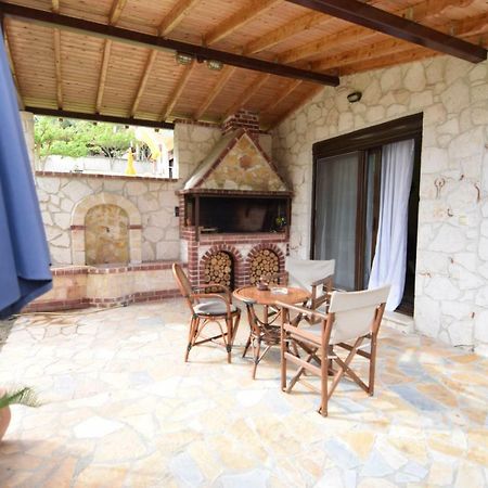 Holiday Villa Vee Nea Skioni Exterior foto